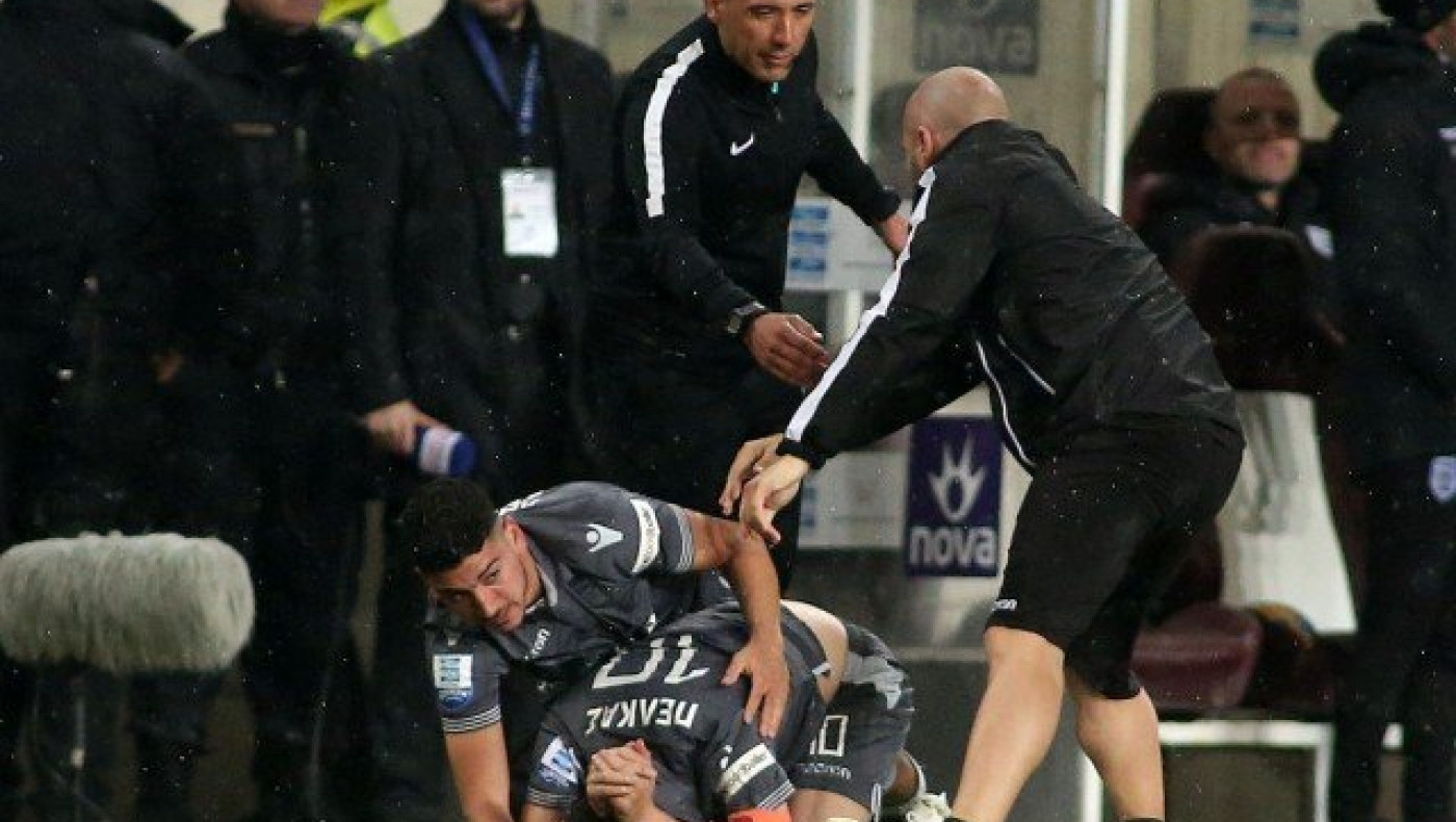 Αν όντως για κάποιον λόγο όλα γίνονται, κάτι θα σημαίνει η αναβολή της