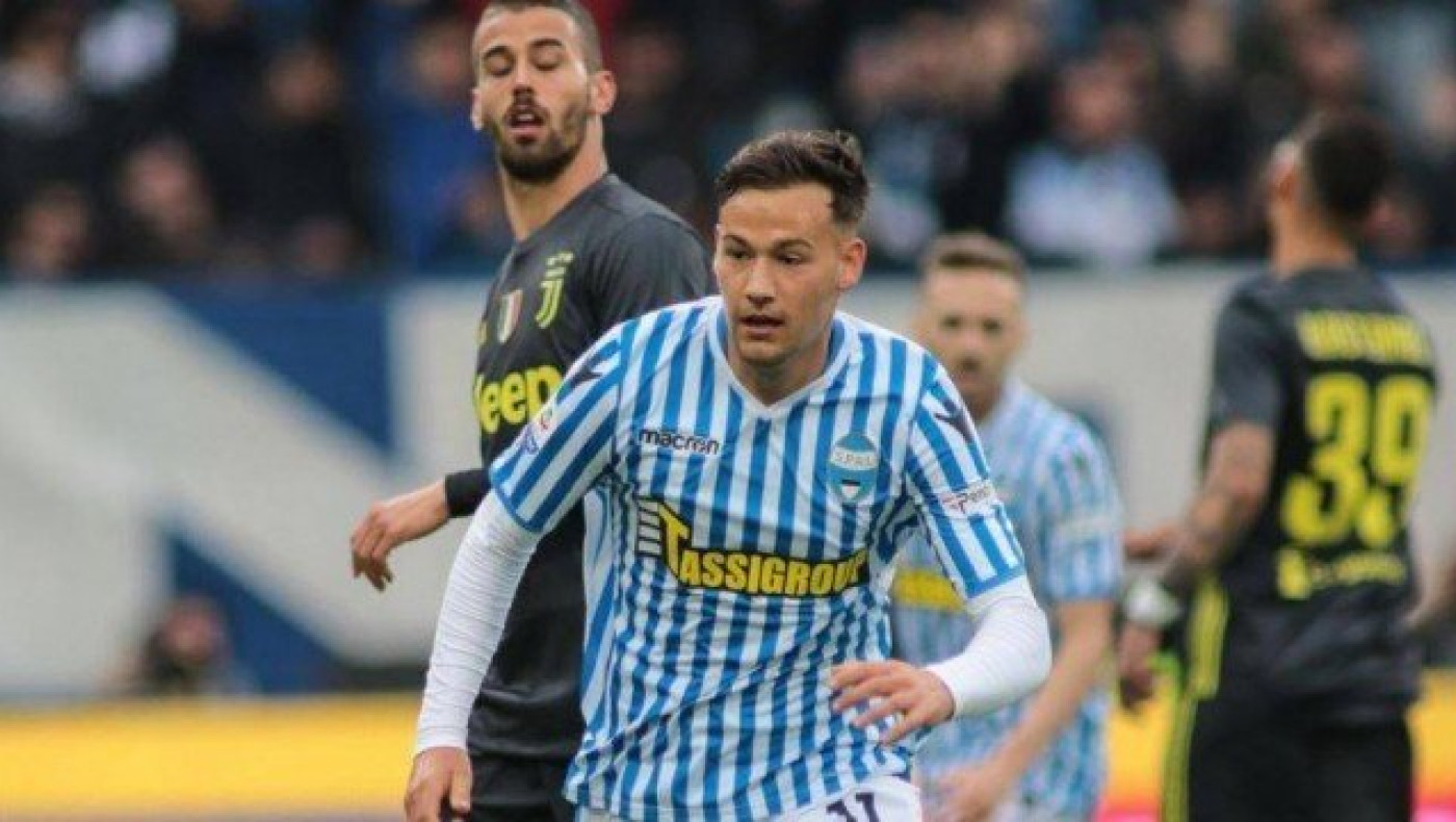 Αναβολή στη στέψη της                     Γιουβέντους