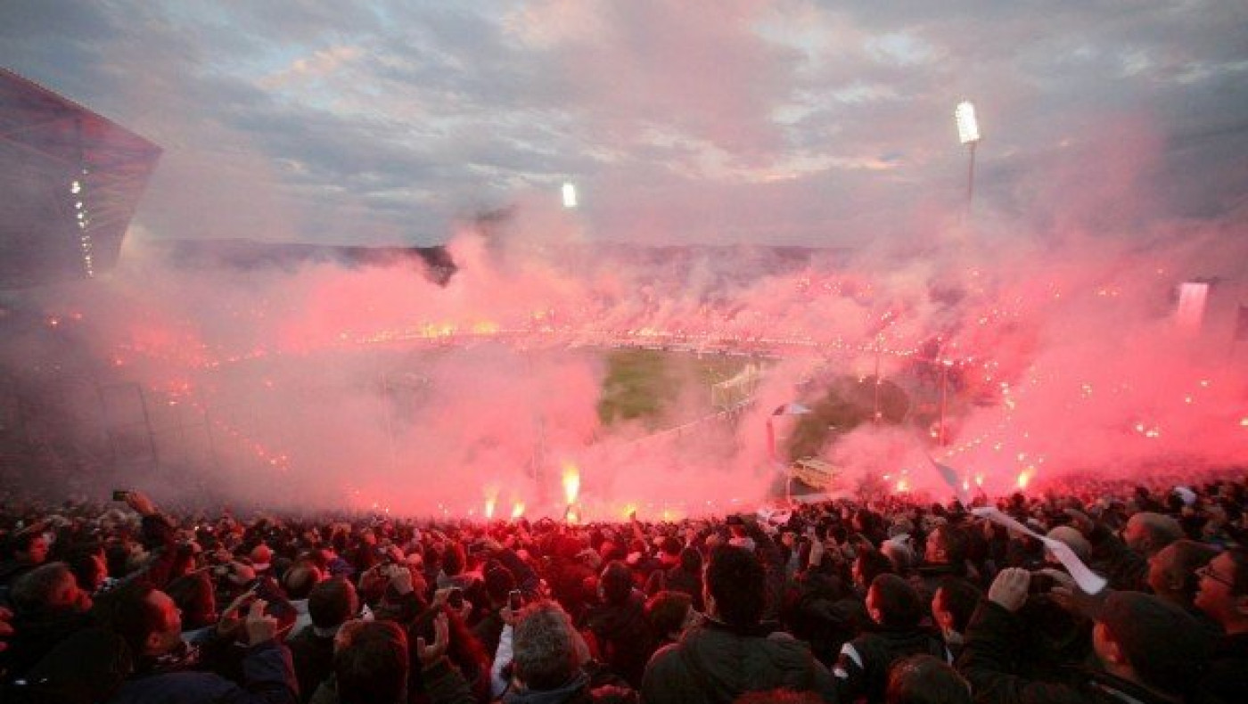 «Χριστός Ανέστη» με ΠΑΟΚτσήδικο pyroshow στη Δεσκάτη (vid)