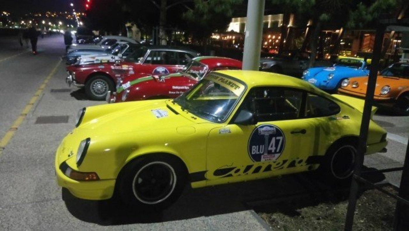 Αυτοκίνητα μια άλλης εποχής στην παραλία της Θεσσαλονίκης! (pics)