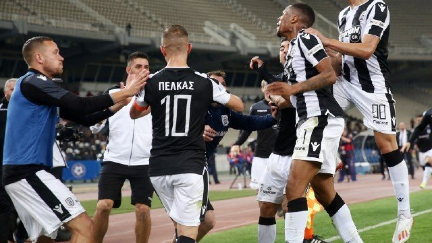 Το νταμπλ της                 ιστορίας αλλά και της αποθέωσης