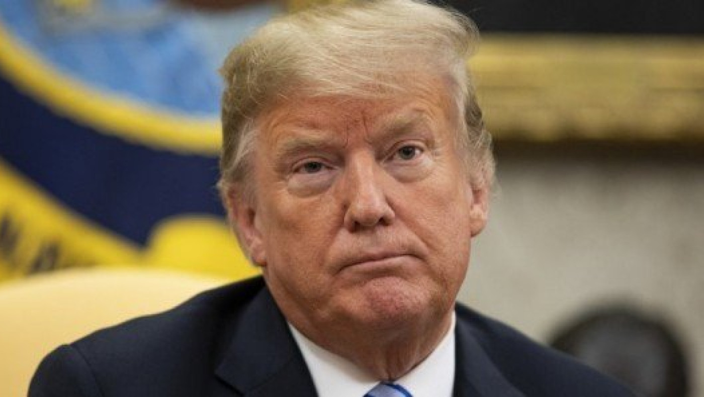 Ένα τεράστιο... μόριο υποδέχθηκε τον Τραμπ στη Βρετανία! (ΦΩΤΟ)