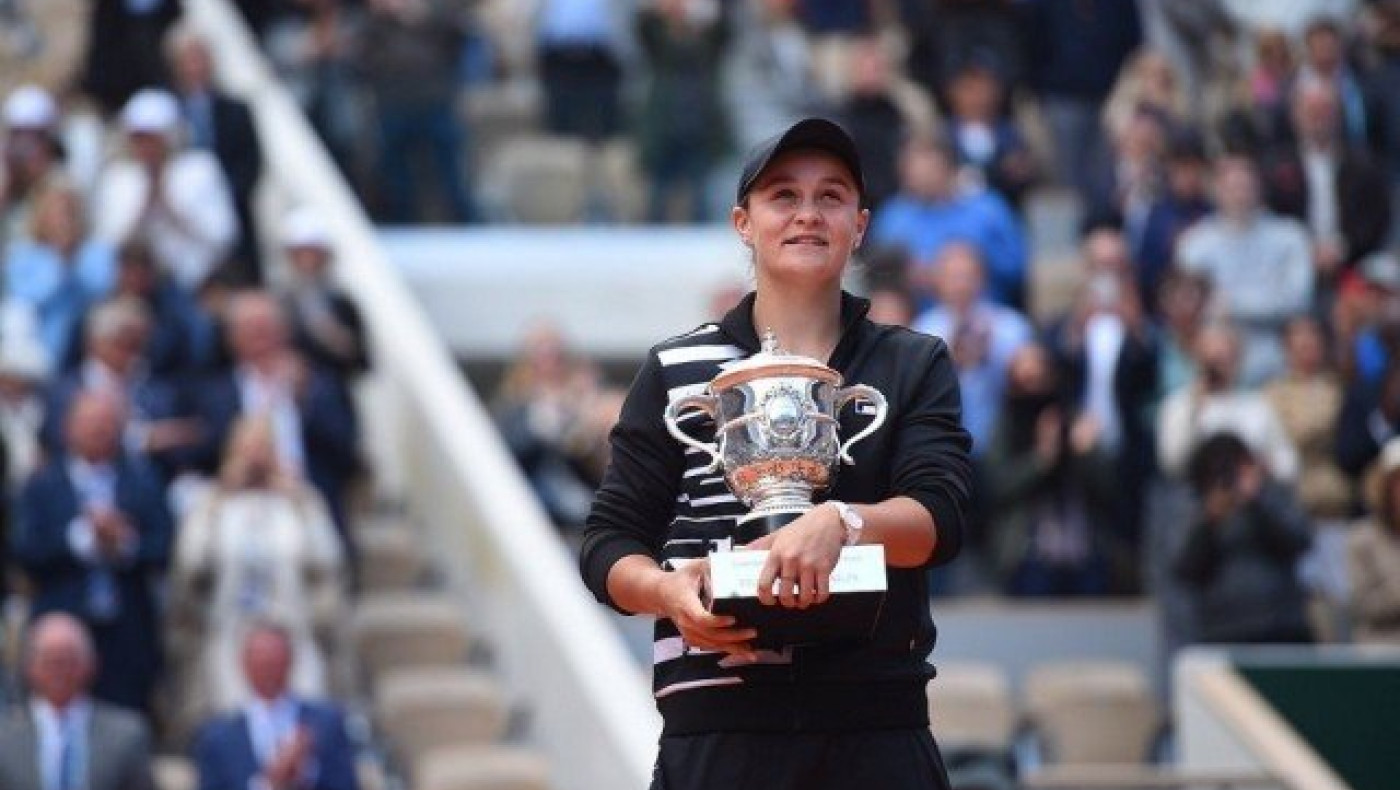 Roland Garros: Το σήκωσε στις γυναίκες η     Μπάρτι!