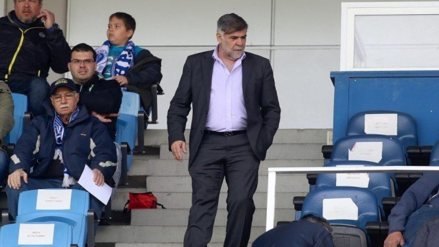 Προξενητής - γατόνι σε                 πολύφερνη νύφη