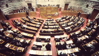 Νέα αντιπαράθεση στη Βουλή για τον Σάββα Ξηρό