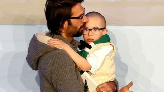 Ο μικρός Τζέι και ο Γιώργος  Σαμαράς συγκίνησαν στα βραβεία του ΠΣΑΤ! (pics)