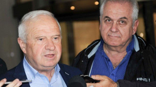 Κανέναν δεν φώτισε ο Καραμάνος, αλλά υπάρχει ο θεματοφύλακας