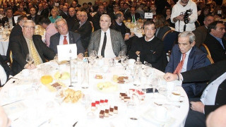 Γιατί ενοχλεί άραγε τον Βακάλη η σκληρή γλώσσα του Χούμπελ;