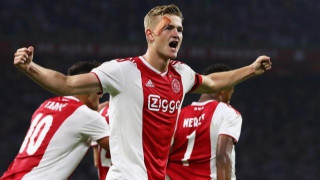 «Χρυσώνει» Ντε Λιχτ                        η Γιουβέντους