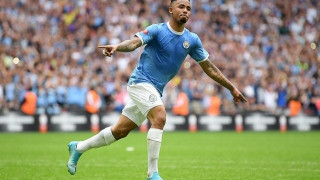 ΑΠΙΣΤΕΥΤΟ ΞΥΛΟ στο μετρό του Λονδίνου πριν τον τελικό Σίτι-Λίβερπουλ!