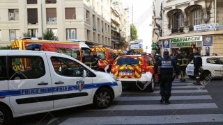 Ζευγάρι έπεσε από το μπαλκόνι ενώ έκανε σεξ, χαροπαλεύει ο άνδρας