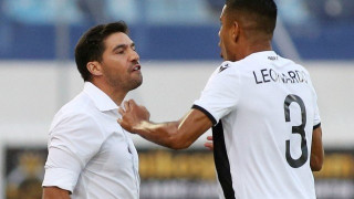 Μια ματιά τους στον καθρέφτη                  φτάνει…