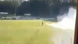 Οπαδός πέταξε φωτοβολίδα στον τερματοφύλακα της Λέγκια Γκντανσκ (vid)