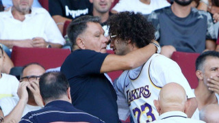 Το Οσκαρ διαχείρισης θα δικαιούται αν βρει το κουμπί του Αμρ ο Κούγιας