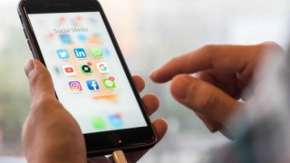 Εθισμός στα social media - Τι συμβαίνει στον εγκέφαλο;