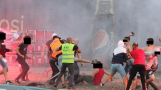 «Πολεμικό» σκηνικό στο ποδοσφαιρικό ντέρμπι των Τιράνων (vids)