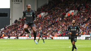 Το «κόκκινο» τρένο του Κλοπ     δεν σταματάει πουθενά!