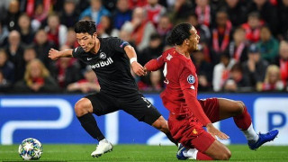 O Χι Τσαν «άδειασε» τον μέχρι πρότινος απροσπέλαστο Φαν Ντάικ (vid)