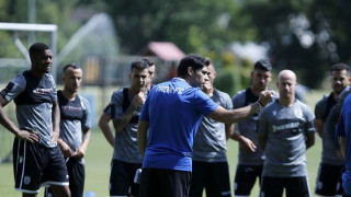 Κόουτς και παίκτες δουλεύουν σκληρά αδιαφορώντας για τα... σενάρια