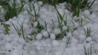 «Έστρωσε»... χαλάζι στην                             Ευρυτανία! (ΦΩΤΟ)