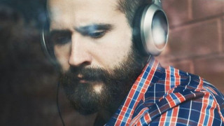 Σε κατάθλιψη ραδιοφωνικός παραγωγός εξαιτίας των Χριστουγέννων