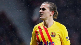 Η περίεργη χειρονομία του Γκριζμάν στην επιστροφή του στη Μαδρίτη (v)