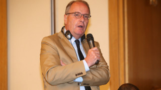 Πυρά διαιτητών σε Χούμπελ!