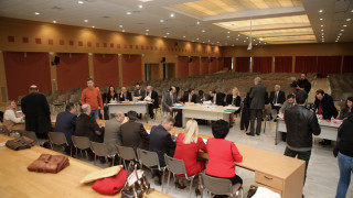 Ο ΠΑΟΚ πρέπει να αποδομήσει και την προπαγάνδα περί εύνοιας