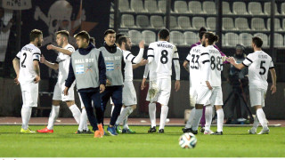 Η μετωπική της σύγκρουσης με το κατεστημένο όπλο του πρωτοπόρου ΠΑΟΚ