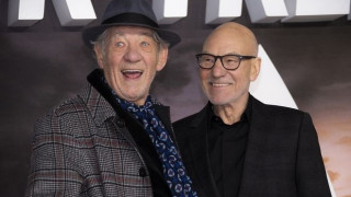 Το φιλί στο στόμα του Ιαν ΜακΚέλεν στον Πάτρικ Στιούαρτ!