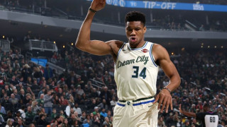 Στα αποδυτήρια της Παρί Σεν Ζερμέν ο Γιάννης Αντετοκούνμπο