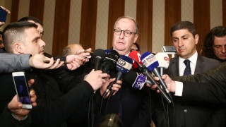 Χούμπελ: «Περισσότεροι ξένοι διαιτητές στα πλέι-οφ, νωρίτερα οι εκλογές»