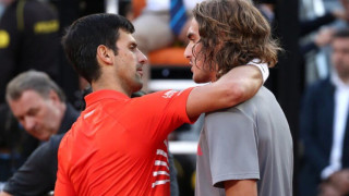 Ο Τσιτσιπάς αποχαιρέτησε τον Κόμπι με μία φωτογραφία