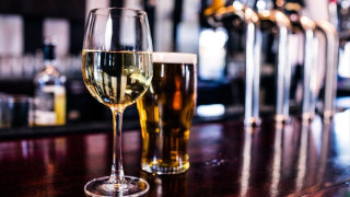 Μετά το τσιγάρο «στόχος» το αλκοόλ - Ποια μέτρα έρχονται