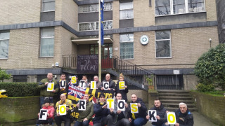 Διαμαρτυρία οπαδών Μπότεφ για Τόσκο στην ελληνική πρεσβεία