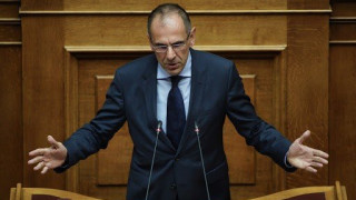 Στην Ελβετία για τα ραντεβού με FIFA, UEFA ο Γεραπετρίτης