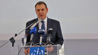 «Σέβομαι την αγάπη για την ομάδα, αλλά δεν θα διαλυθεί και η χώρα»