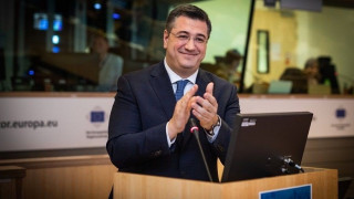 To σποτ του Τζιτζικώστα για την προεδρία της Επιτροπής Περιφερειών