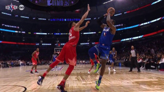 Η μεγαλοπρεπέστατη τάπα του Γιάννη στον Λεμπρόν