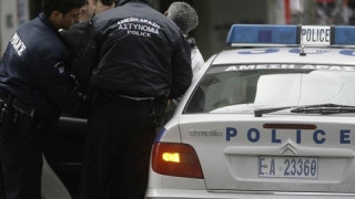 Συνελήφθη αστυνομικός που εμπλέκεται σε ένοπλες ληστείες