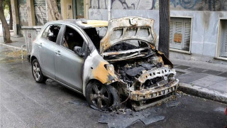 Εμπρησμός σε οχήματα στο Βυζαντινό Μουσείο