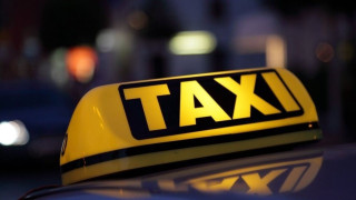 Ελλάδα: Επίθεση σε ταξιτζή με «δόλωμα» μια 20χρονη