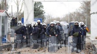 Έβρος: Αγρότες με τρακτέρ βοηθούν στη φύλαξη των συνόρων