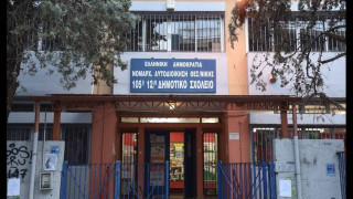 «Σωστό το κλείσιμο σχολείων, αλλά να συνοδευτεί και από άλλα μέτρα»