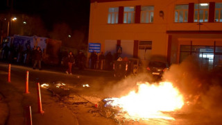 Λέσβος: Άνδρας πυροβολεί στον αέρα έξω από στρατόπεδο