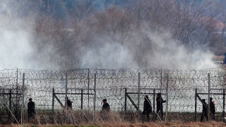 Νέα επεισόδια με χημικά και δακρυγόνα στις Καστανιές Έβρου