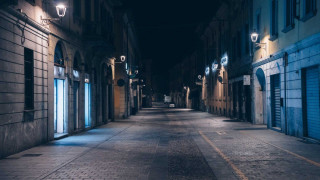 Κορωνοϊός: Αδειάζουν οι δρόμοι παγκοσμίως