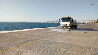 Απολύμανση στην παραλία από τον Δήμο Θεσσαλονίκης