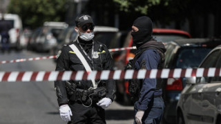 Επιχείρηση Αντιτρομοκρατικής: Βρήκαν τούνελ και αντιαρματικά σε Σεπόλια-Εξάρχεια