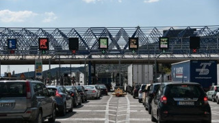 Το ανακοίνωσε ο Καραμανλής: Τέλος η αφαίρεση πινακίδων και άδειας